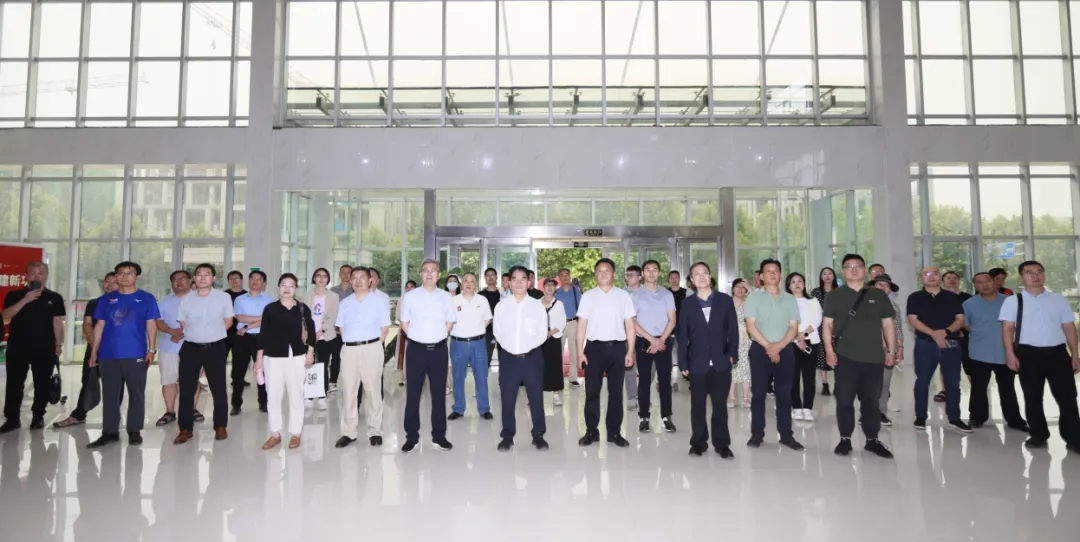 安博(中国)丨中国人民大学河南校友会莅临安博(中国)参观座谈 安博(中国)丨中国人民大学河南校友会莅临安博(中国)参观座谈