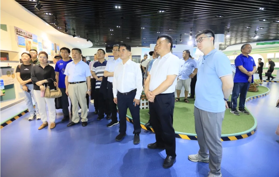 安博(中国)丨中国人民大学河南校友会莅临安博(中国)参观座谈 安博(中国)丨中国人民大学河南校友会莅临安博(中国)参观座谈