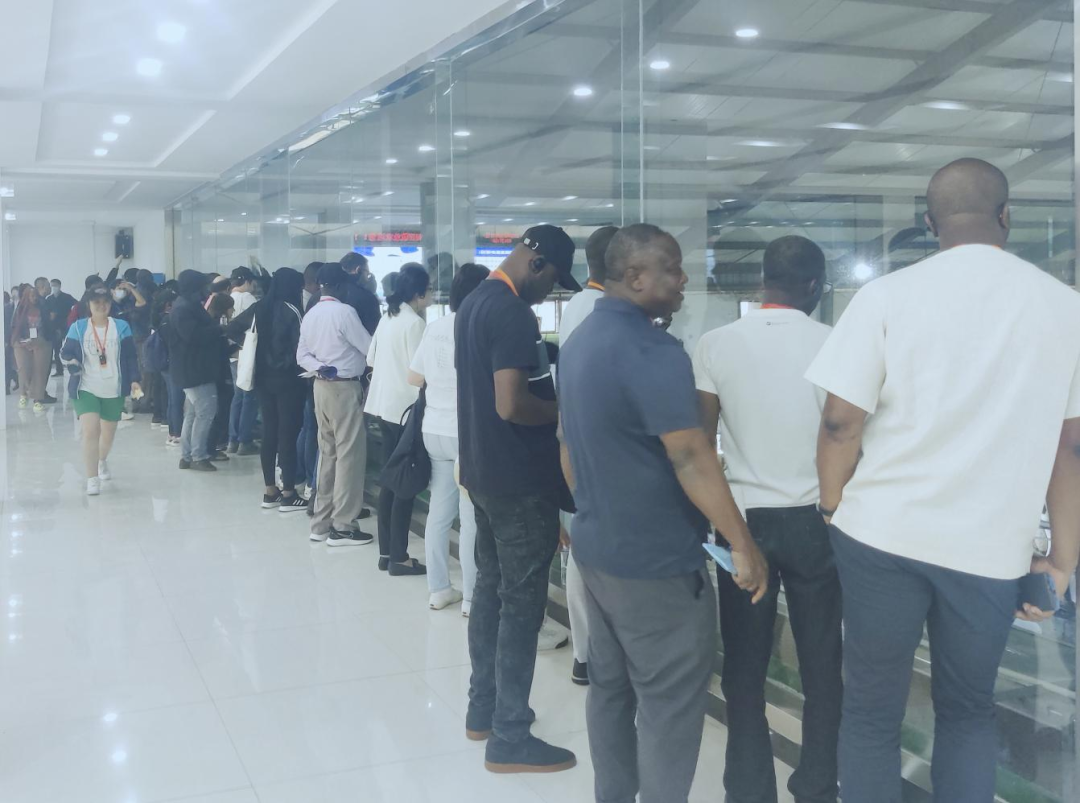 北京大学南南合作与发展学院教授、全球伙伴关系主任周咏梅一行莅临安博(中国)平舆瑞亚牧业参观调研