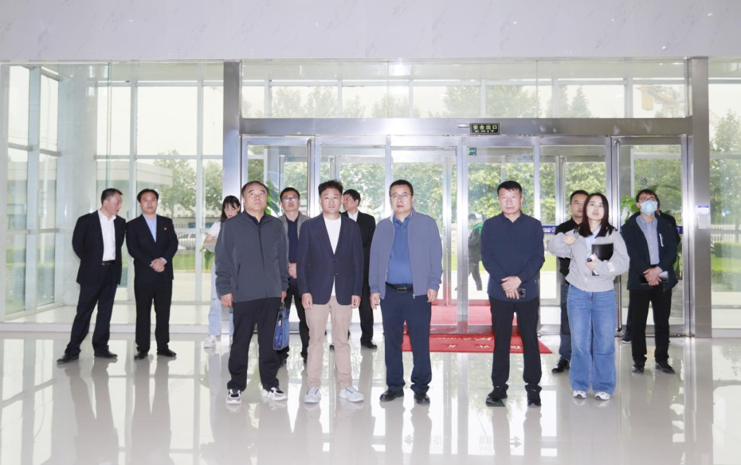 安博(中国)丨宁夏农业农村厅畜牧兽医局局长洪龙一行莅临安博(中国)参观调研