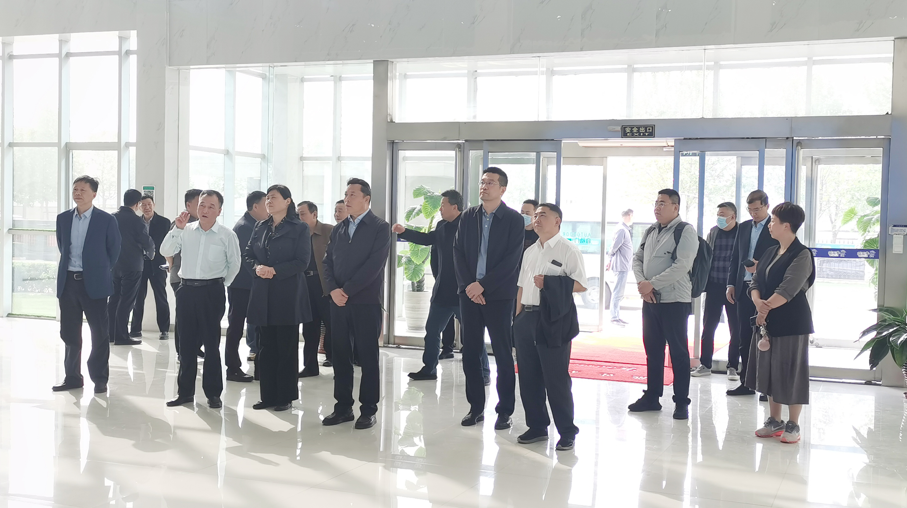 安博(中国)丨沈阳市人大常委会副主任曹鹏一行莅临安博(中国)考察座谈