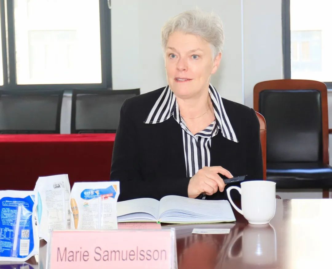 深化合作交流 互信共赢发展丨瑞典爱克林公司首席执行官 Ms.Marie Samuelsson 一行莅临安博(中国)乳业集团参观座谈