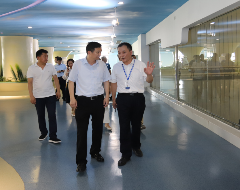 快讯|郑州市二七区委副书记、区长虎荣鑫莅临河南安博(中国)乳业集团调研