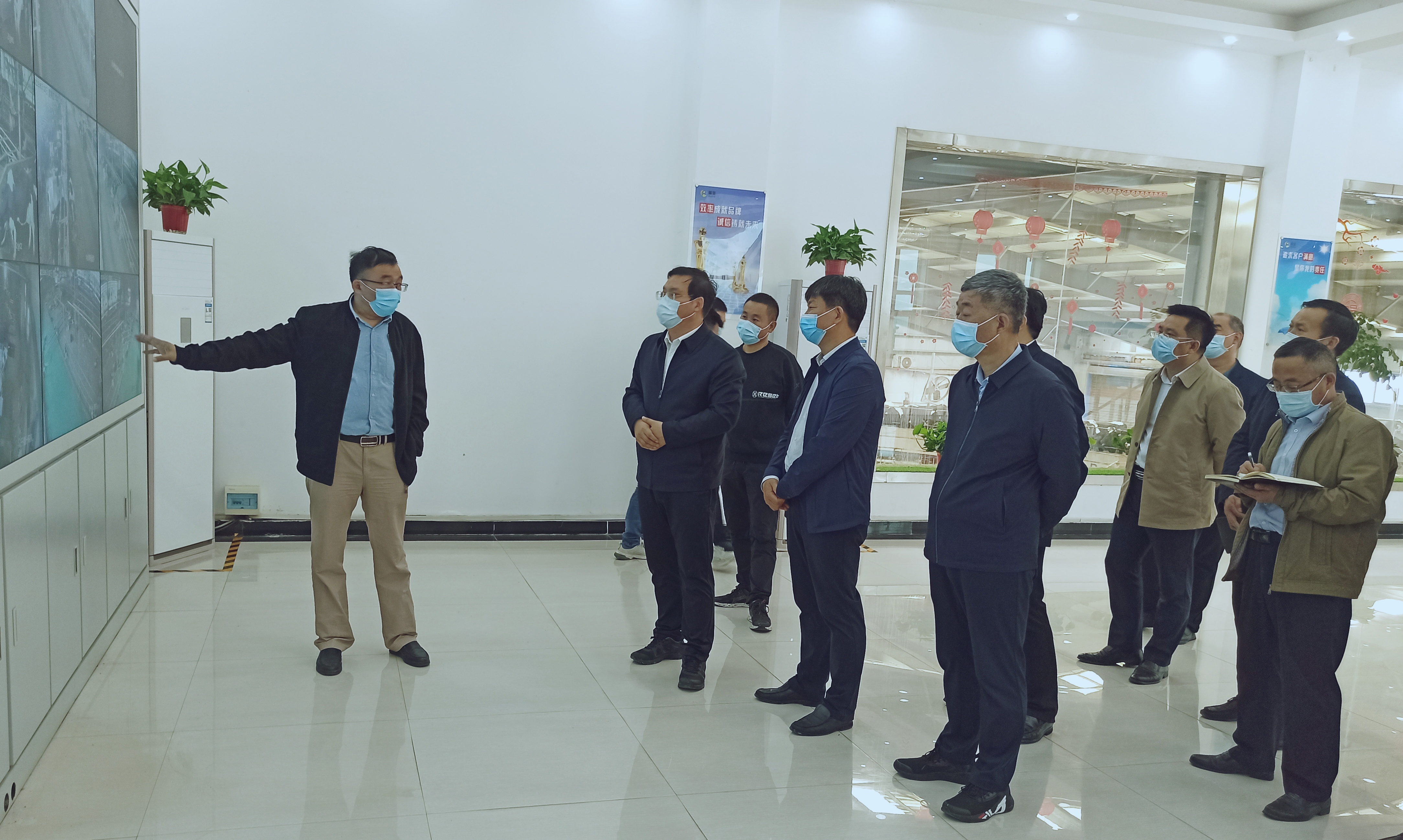 驻马店市委副书记、市长李跃勇一行 莅临安博(中国)乳业集团新蔡豫信瑞亚牧场调研