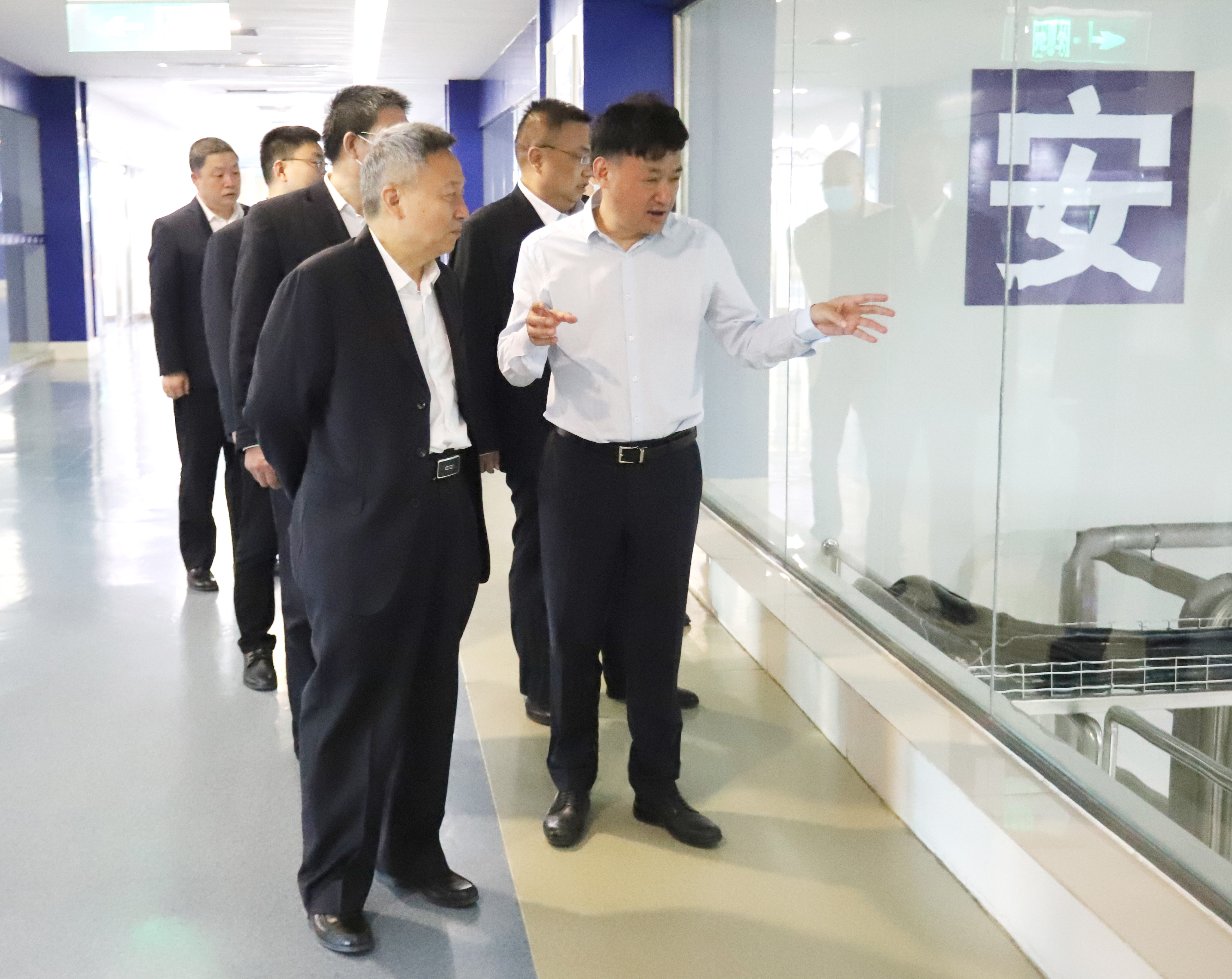 安博(中国)乳业集团与国电河南新能源有限公司举行光伏项目合作开发签约仪式