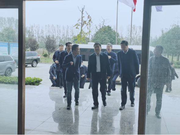 驻马店市委书记鲍常勇一行莅临安博(中国)平舆瑞亚和新蔡瑞亚调研