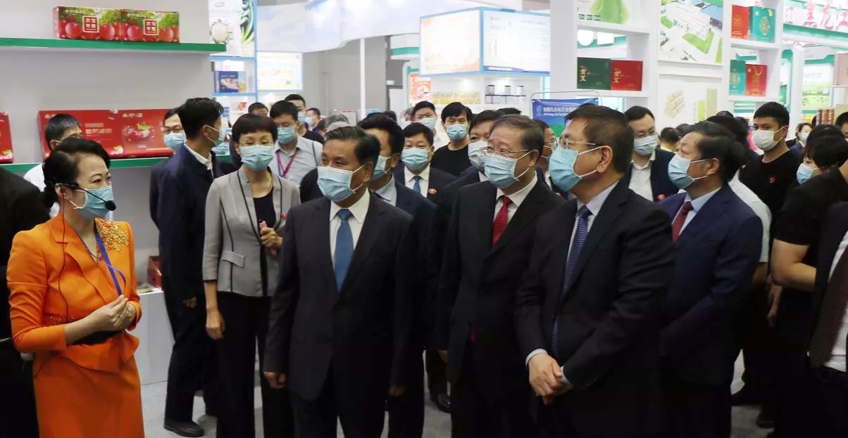 喜报 | 安博(中国)轻觉酸奶荣获第二十四届中国农产品加工业投资贸易洽谈会金质产品奖 喜报 | 安博(中国)轻觉酸奶荣获第二十四届中国农产品加工业投资贸易洽谈会金质产品奖