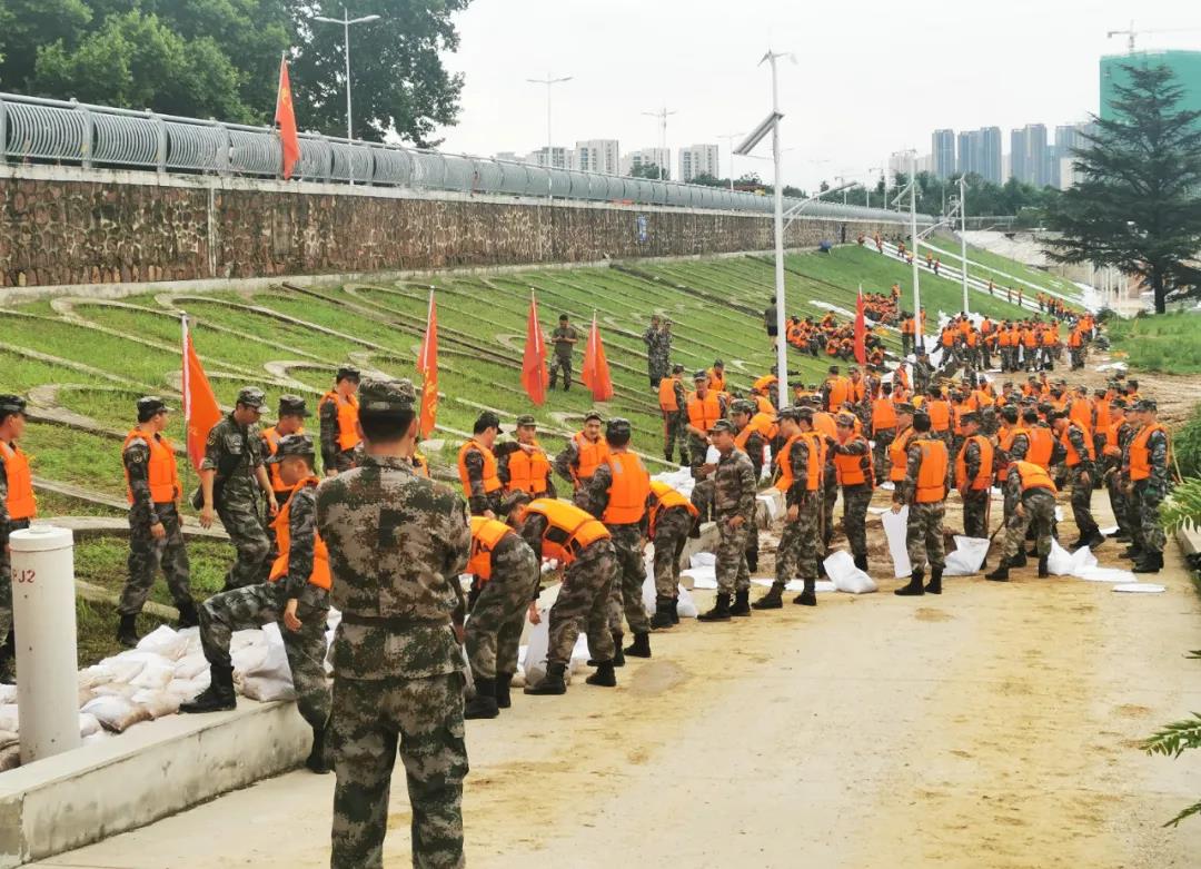 大雨无情人有情！安博(中国)乳业慰问常庄水库抗洪抢险官兵