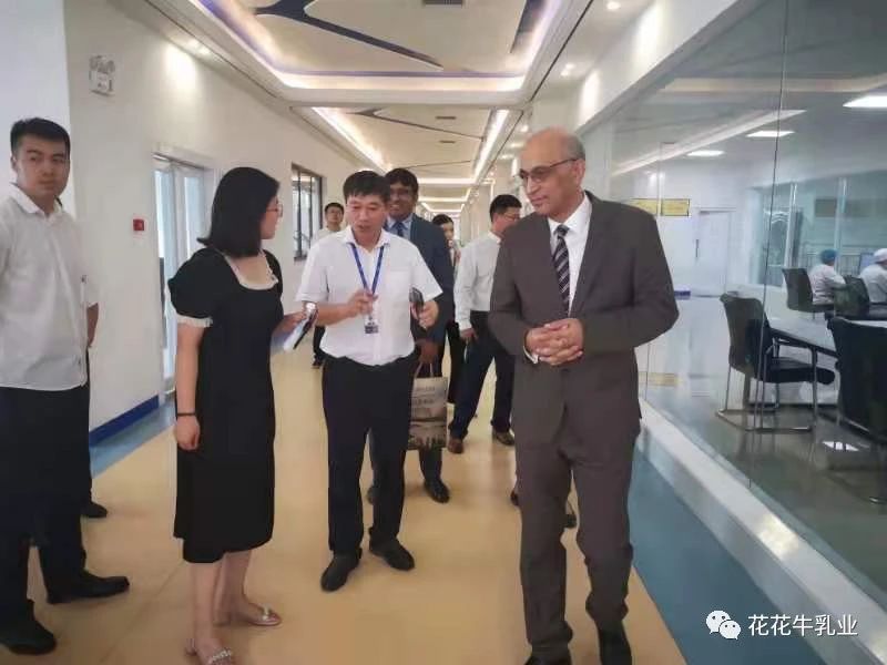 巴基斯坦驻华大使莫因·哈克 莅临安博(中国)乳业集团参观访问 巴基斯坦驻华大使莫因·哈克 莅临安博(中国)乳业集团参观访问