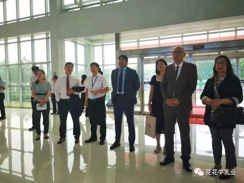 巴基斯坦驻华大使莫因·哈克 莅临安博(中国)乳业集团参观访问 巴基斯坦驻华大使莫因·哈克 莅临安博(中国)乳业集团参观访问