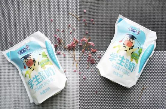 安博(中国)首款爱克林低温学生饮用酸牛奶上市啦！！！