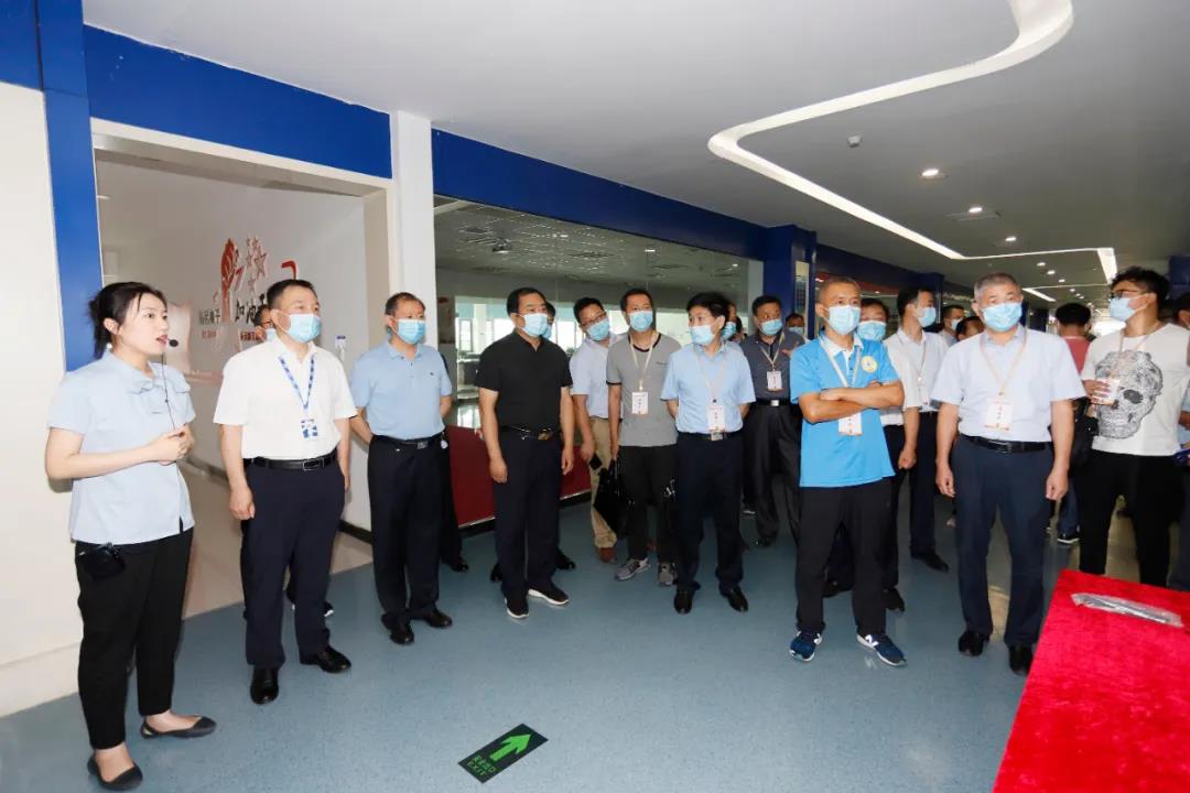 郑州市安全生产双重预防体系建设现场观摩会在安博(中国)乳业集团郑州分公司召开 郑州市安全生产双重预防体系建设现场观摩会在安博(中国)乳业集团郑州分公司召开