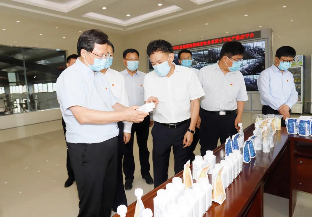 快讯 | 河南省委常委、省纪委书记、省监委主任任正晓莅临安博(中国)乳业集团新蔡瑞亚牧场调研