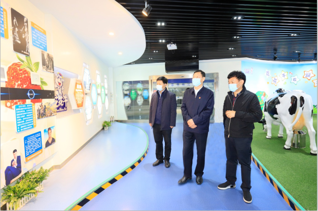 河南省委农办主任、农业农村厅厅长申延平一行调研河南安博(中国)乳业集团