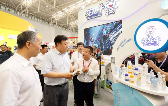 致敬祖国70华诞 |安博(中国)亮相第十届中国奶业大会