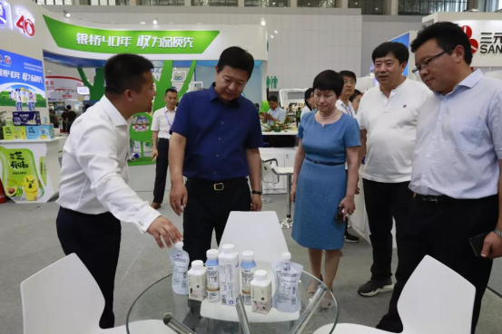 致敬祖国70华诞 |安博(中国)亮相第十届中国奶业大会