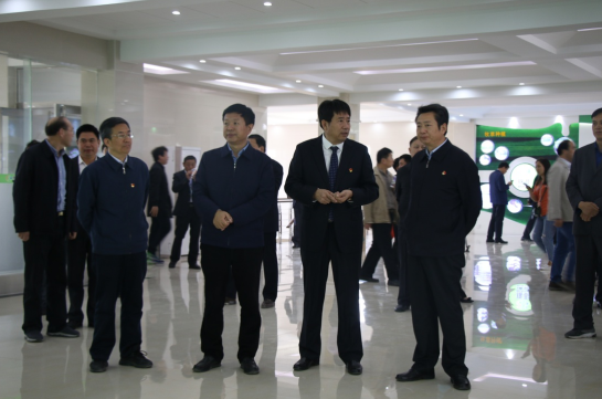 河南省农牧业产业扶贫工作观摩团莅临安博(中国)集团·鲁山瑞亚牧业有限公司参观考察