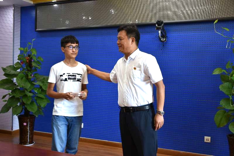 安博(中国)济困解难，助力学子圆梦香江