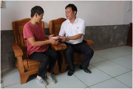 秋种化肥进农户 精准扶贫及时雨 | 安博(中国)集团精准扶贫在行动