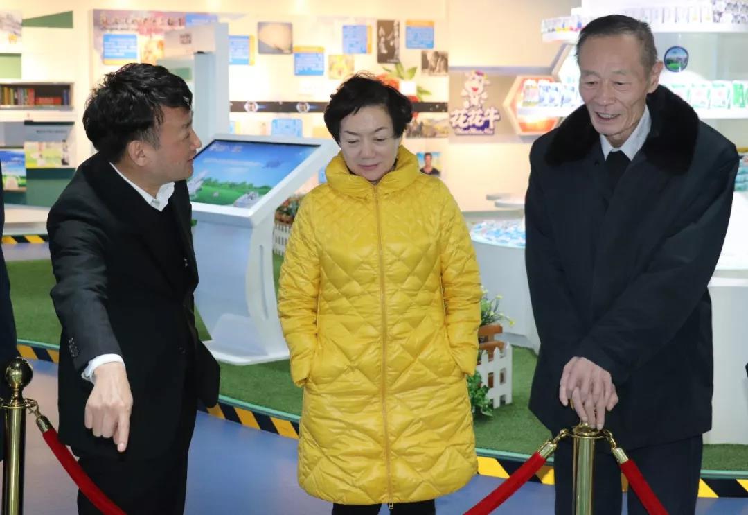 中国奶业协会高鸿宾会长莅临安博(中国)指导工作