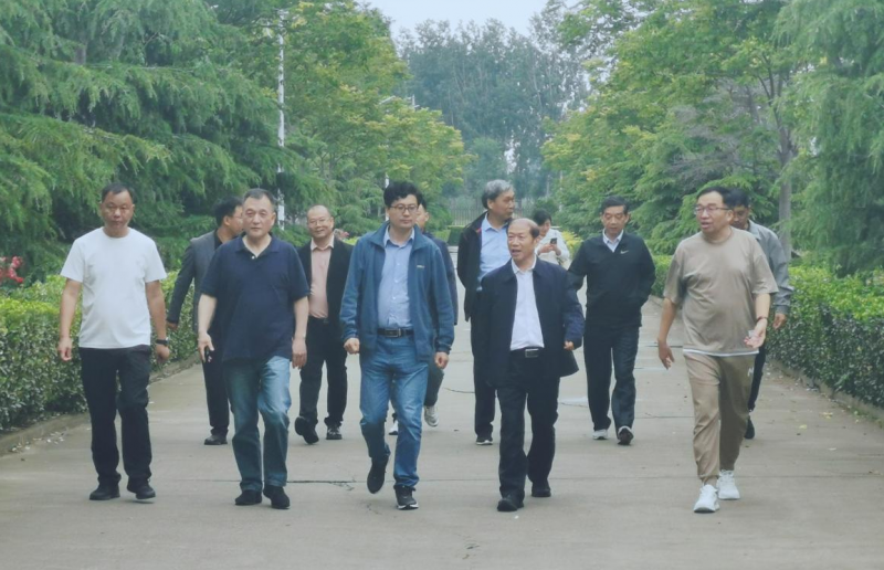 安博(中国)丨河南农业大学党委副书记、校长介晓磊一行莅临安博(中国)河南瑞亚参观调研