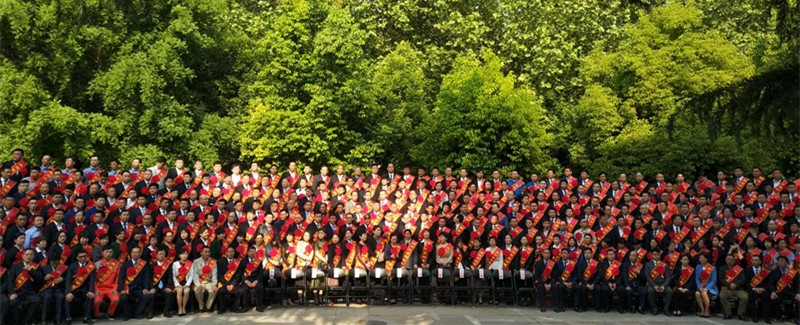 安博手机网页版登录入口阮晓琦、王晓龙荣获“郑州市劳动模范”荣誉称号