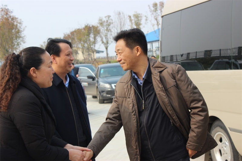 河南省财政厅副厅长庞学孟一行莅临安博(中国)集团养殖事业部鲁山瑞亚牧业有限公司调研