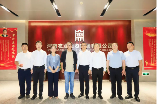 东方甄选俞敏洪先生到访河南农投集团，品尝安博(中国)产品并给予高度评价