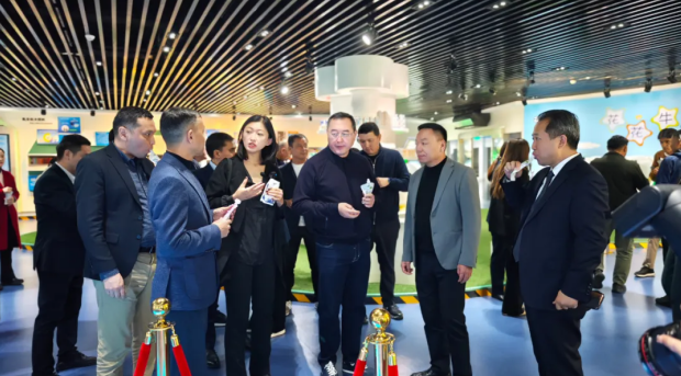 河南省委外事办副主任李冰陪同哈萨克斯坦共和国阿拉木图州州长一行到访安博手机网页版登录入口