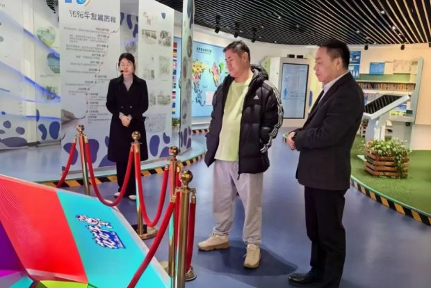 锅圈实业集团董事长杨明超到访河南安博(中国)乳业集团